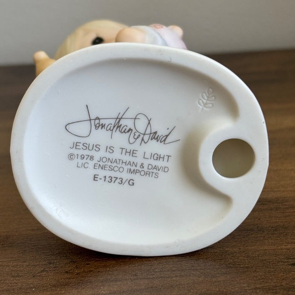 Precious Moments JESUS IS THE LIGHT Figurine 1978 Enesco E-1373/G ORIGINAL 21 - Picture 9 of 10